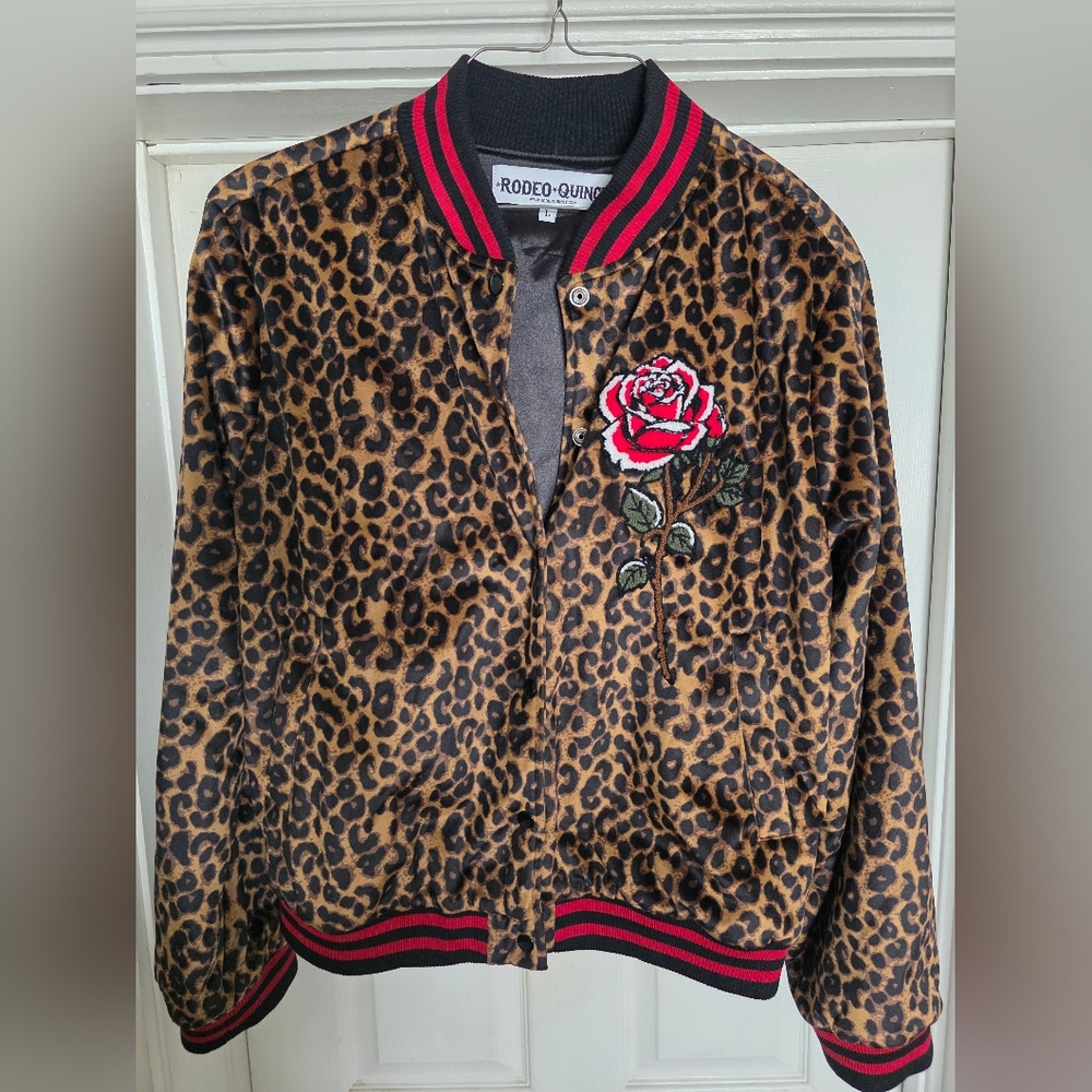 New w/o Tags Rodeo Quincy Leopard Bomber Soft Jacket with Red Rose Patch Large - Picture 2 of 6